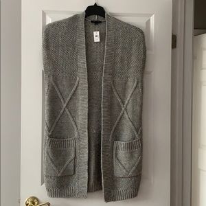 NWT Ann Taylor Cardigan Vest with Front Pockets